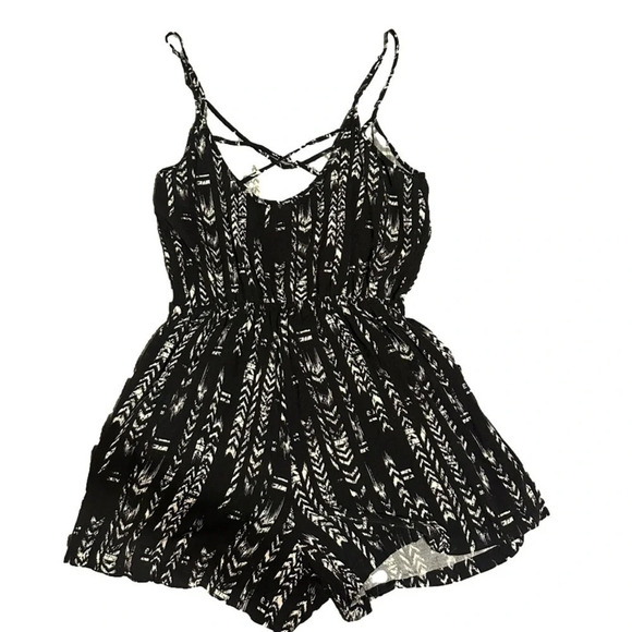 Papaya Patterned Romper Size Large - Picture 2 of 3